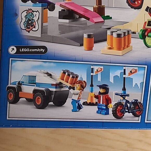 Lego City Skate Park Set 60290 Road Plate Skateboard Ramp - Picture 7 of 11